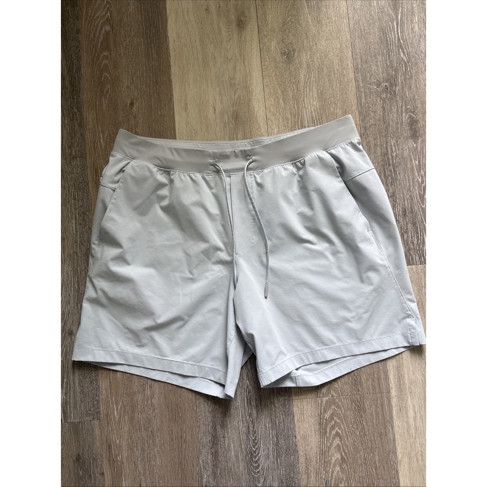 Lululemon Gray Men's Athletic Shorts Size Large Read Description